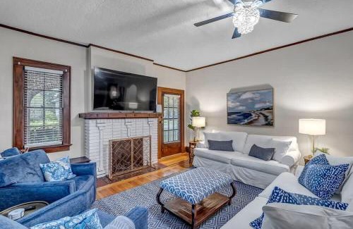 Riverside House | Elegant Mansion on Park in Historic Avondale