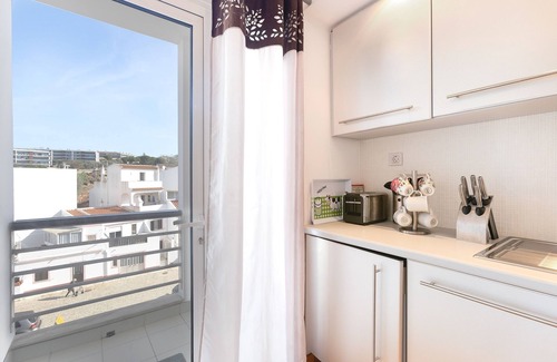 Telheiro Apartment | 🌊 Elegant Marina Apartment | Pool, Beach & Town Access 🚤