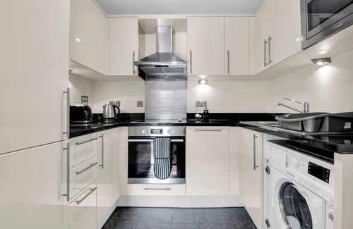 Cathedrals Apartment | Elegant One Bed Serviced Apartment in Waterloo near Southwark by MySquare