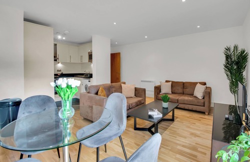 Cathedrals Apartment | Elegant One Bed Serviced Apartment in Waterloo near Southwark by MySquare