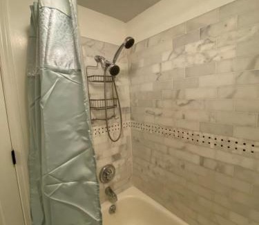 Tougaloo House | Elegant Parisian Home near Fondren