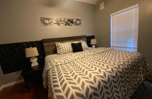 Tougaloo House | Elegant Parisian Home near Fondren