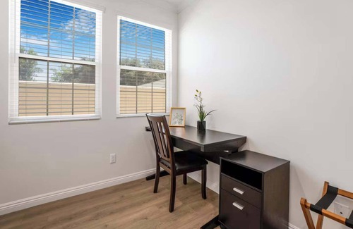 Mid Central Apartment | Elegant Pasadena Homew Patio Parking Near Old Town