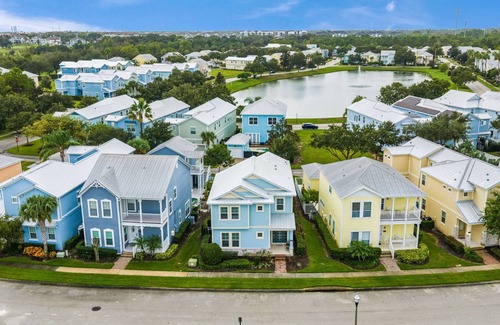 Reunion House | Elegant Resort Retreat