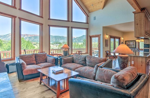 Panguitch Cabin | Elegant Retreat w/ Stunning Views & Hot Tub!