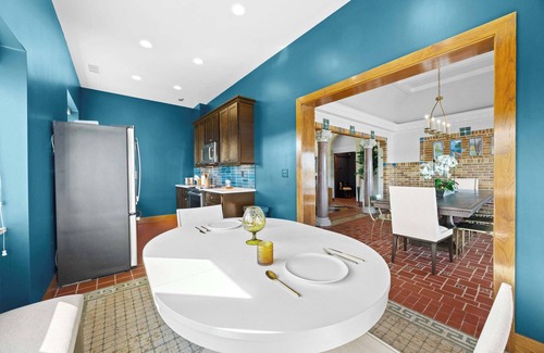 Louisville House | Elegant Riverside Escape | Historic Charm & Views