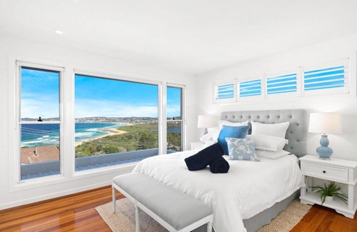 Forresters Beach House | Elegant Sea-facing Home with Fantastic Views