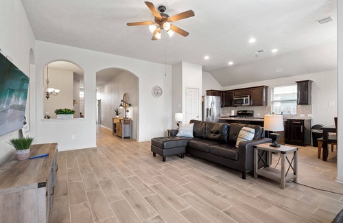 Klein House | Elegant single story house, great location