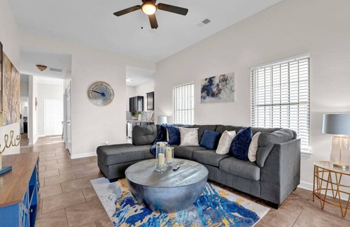 Uptown House | Elegant styled 3BR home 5-min from Beale Street