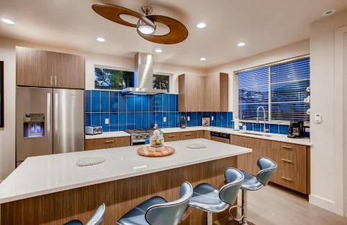 Old Town North House | Elegant Townhome near Old Town, Breweries and River!