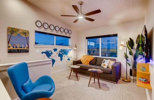 Old Town North House | Elegant Townhome near Old Town, Breweries and River!
