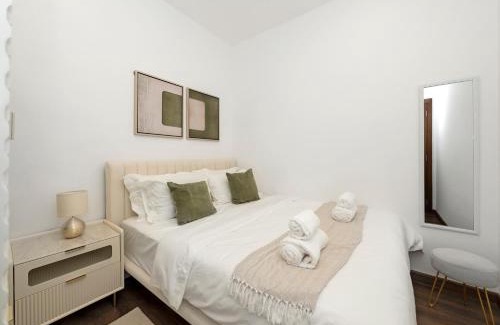 Downtown Dubai Apartment | Elegant Two Bedroom Apartment with Large Balcony and Panoramic Downtown Skyline & Boulevard Views by Luxury Space