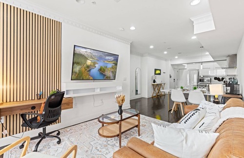 Center City Apartment | Elegant Urban Retreat in the Heart of Center City