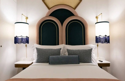 Baixa Hotel | Elegant Urban Stay l Prime Location near to Santa