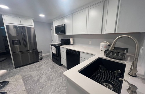 South Central Omaha House | Elegant π