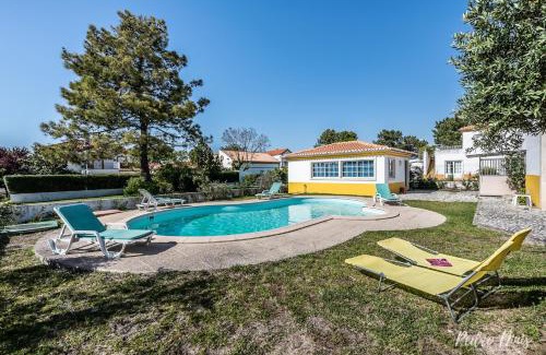 Sao Simao Villa | Elegant Villa in Azeitão with Pool