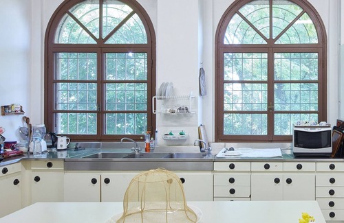 Erbusco Villa | Elegant Villa Pool Wine Art Nearby