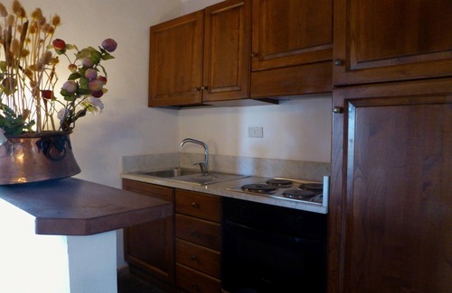 Ciggiano House | Elegant Villa with Valley