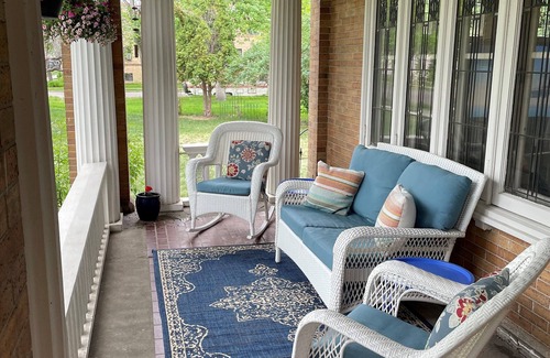 Great Falls House | Elegant vintage charm in downtown Great Falls