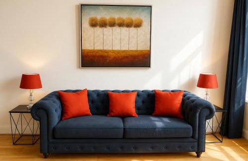 Eton Apartment | Elegant Windsor Flat - Short Walk to Windsor Castle, River Thames & Train Station
