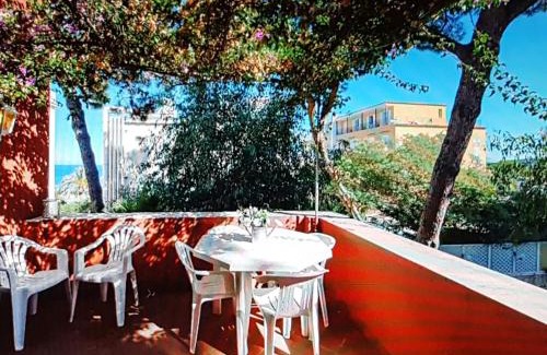 Ischia Porto House | Elegante e centralissimo appartamento in villa