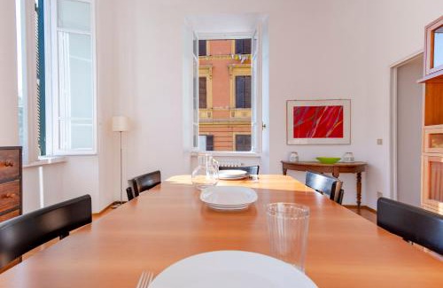 Trastevere Apartment | Elegantis Ten windows on Trastevere