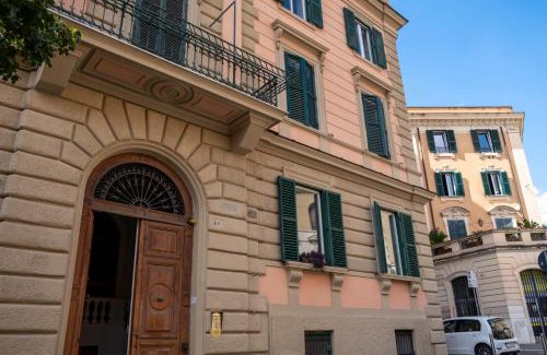 Trastevere Apartment | Elegantis Ten windows on Trastevere