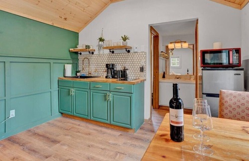 Canadensis Cabin | Elements Modern Cabin | Poconos Pickleball Firepit