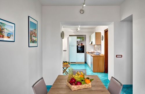 Piano di Sorrento Apartment | Elena apartment with panoramic views of the Gulf of Naples. AC and parking inc.