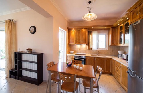 Kariotai Apartment | Eleonoras Apartment Karyotes