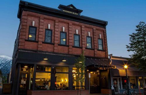 Revelstoke Hotel | Eleven Revelstoke Lodge