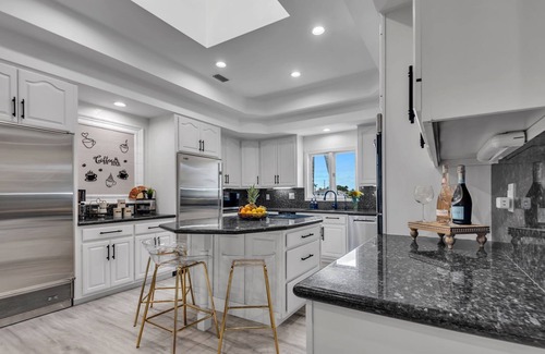 Homestead House | Elite 6BR Sports Resort: Heated Pool & Pro Courts