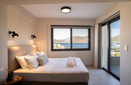 Steni Dirfyos Hotel | Elivia Boutique Suites