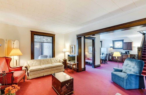 Blanchardville Apartment | 'Eliza House' Historic Home Near Yellowstone Lake