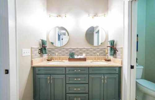 Charlotte House | Elizabeth Bungalow, Fenced Yard, Fireplaces, Grill