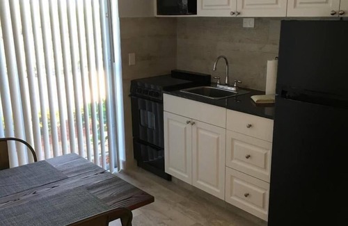 Deerfield Beach Hotel | Elizabeth House Inn