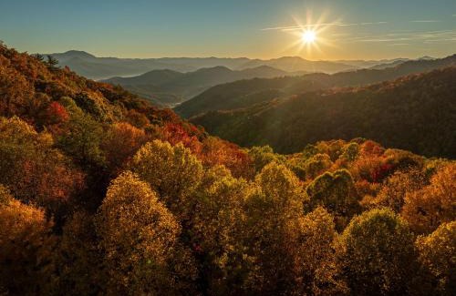 Waynesville Resort | Elk & Embers Mountain Hideaway