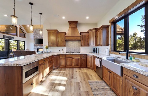 Mammoth Creek Cabin | Elk Haven - A hidden retreat in the hills