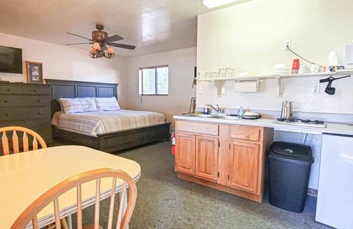 Payson Cabin | Elk Haven Cabins - Cabin 1