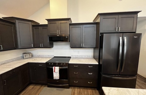 Valemount House | Elk Horn Cabin Rental - Pet Friendly!