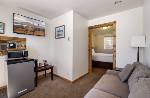 Jackson Hole Hotel | Elk Refuge Inn