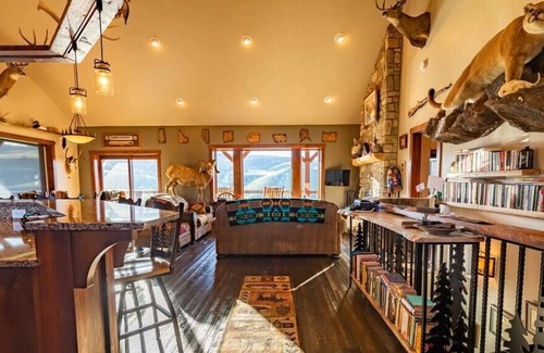 Philipsburg House | Elk View Homestead Su