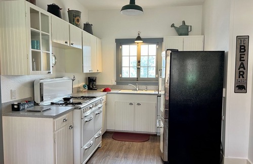 Estes Park House | Elkhorn Cottage: Charming Home and Amazing Views