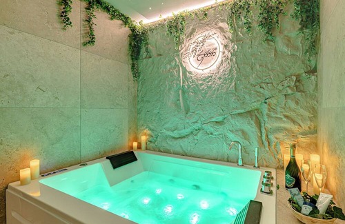 Evreux Apartment | Ellendor private spa and romantic getaway in Middle-earth.