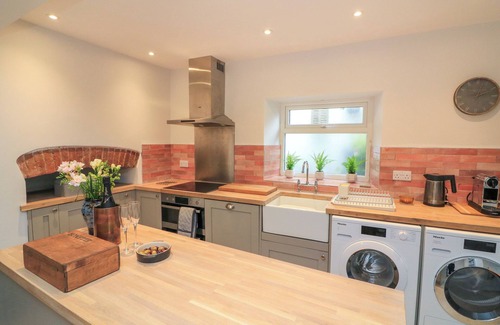 Malborough House | ELLENOR, pet friendly, character holiday cottage in Malborough