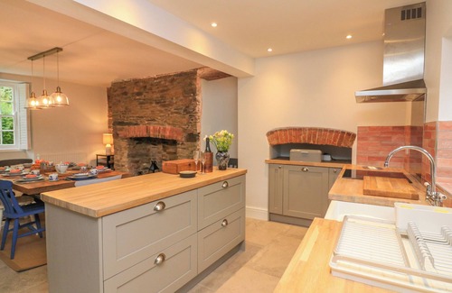 Malborough House | ELLENOR, pet friendly, character holiday cottage in Malborough