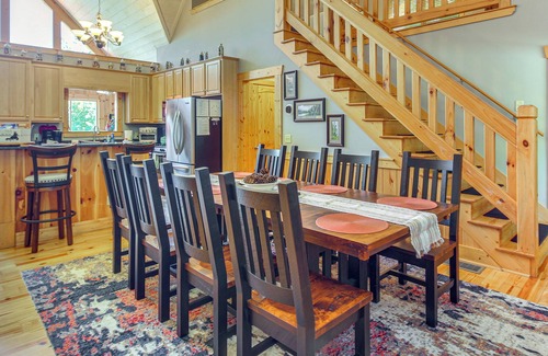 East Ellijay Cabin | Ellijay Cabin w/Hot Tub & Mountain Views