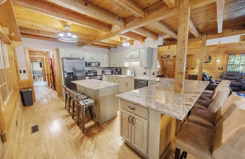 Ellijay Cabin | Ellijay Family Retreat - The Lodge