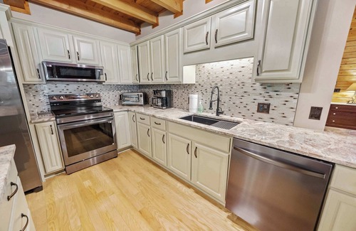 Ellijay Cabin | Ellijay Family Retreat - The Lodge