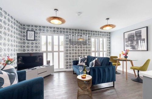 Gloucester Apartment | Elliot Oliver- Charming 1 Bed Apartment